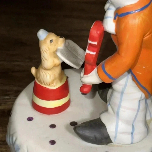 vintage porcelain clown playing violin music box with dog SEND IN THE CLOWNS - Picture 8 of 16